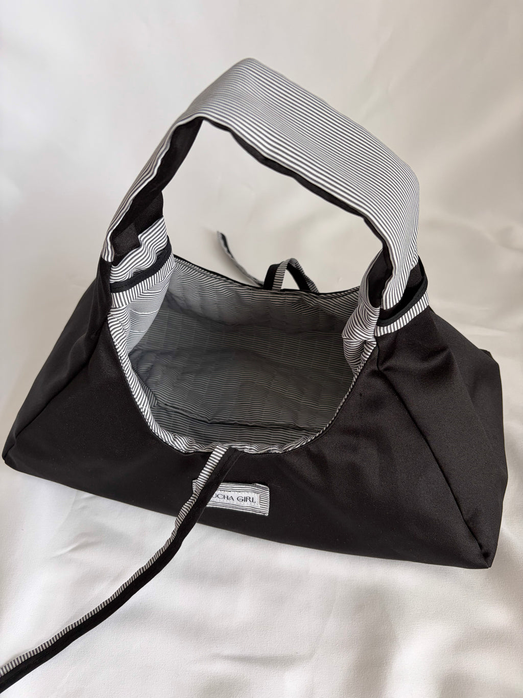 Reverse Purse - Black & White