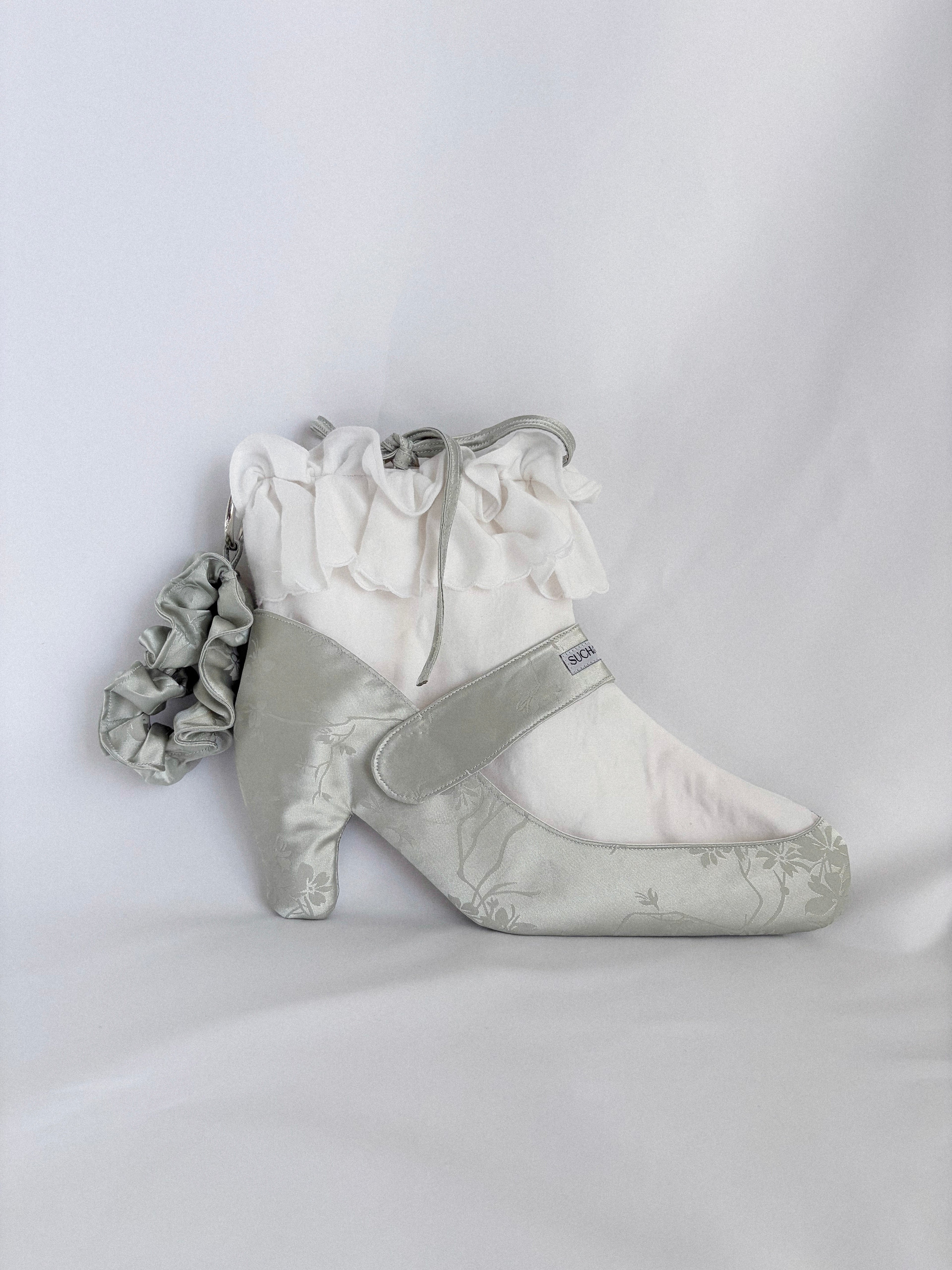 The Regency Shoe Bag